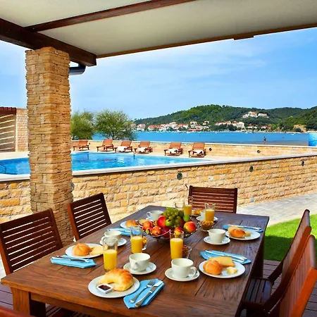 Apartament Lando