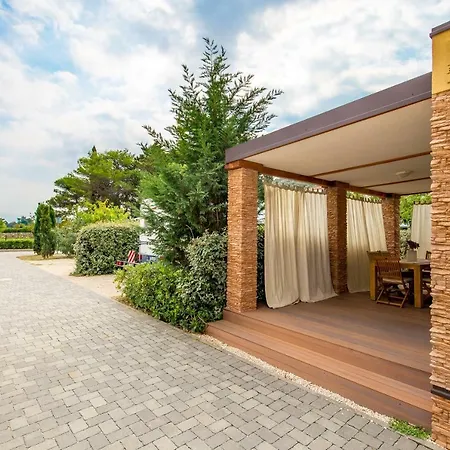 Apartament Lando *