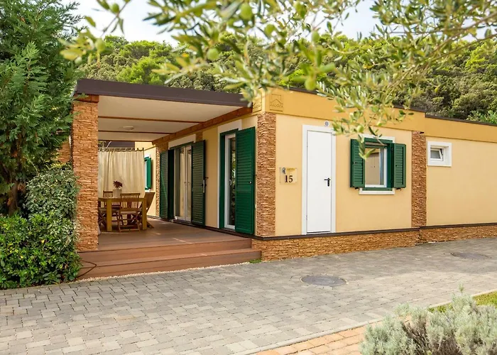 Lando Apartment Kampor