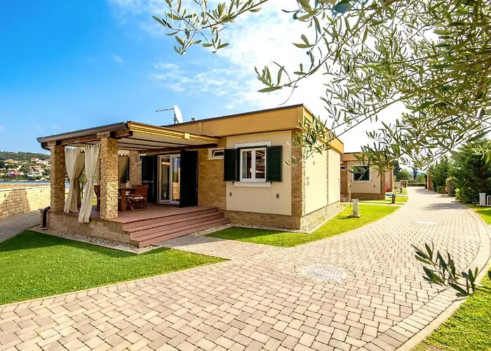 Lando Apartment Kampor